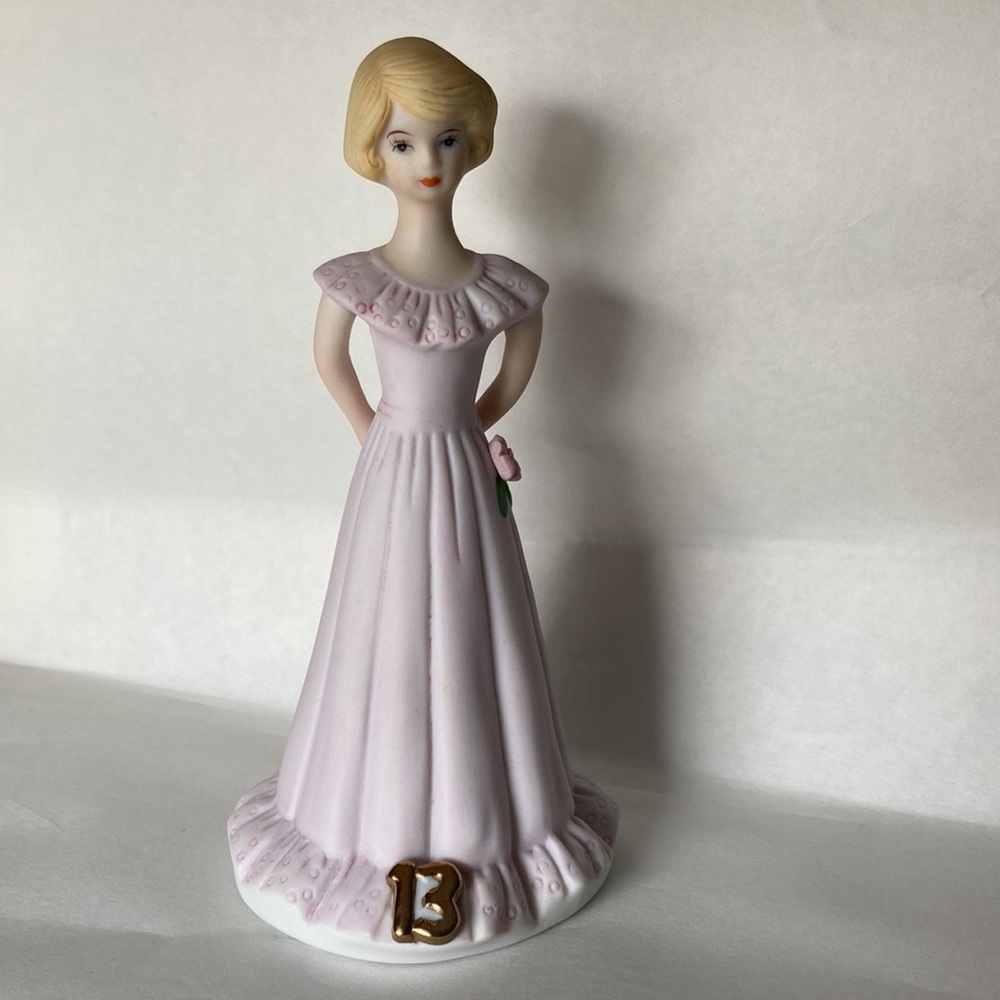 Enesco-  GROWING UP BIRTHDAY GIRLS DOLLS (set 17, birth to Sweet 16) - Picture 13 of 16